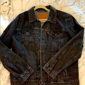 Black hipster Levi Strauss black jean jacket L